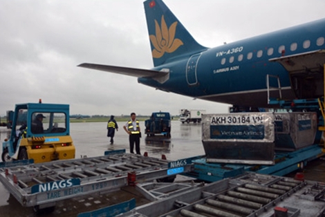 Vietnam Airlines hỗ trợ vận chuyển khẩn cấp hàng cứu trợ lũ lụt đến Sơn La và Yên Bái