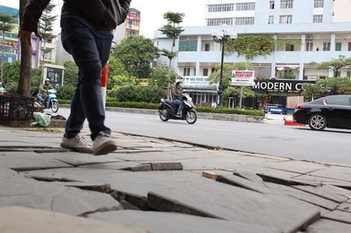 Vỉa hè Hà Nội và vấn đề “truy trách nhiệm”