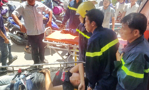 Giải cứu nạn nhân té ngã từ sân thượng quán karaoke