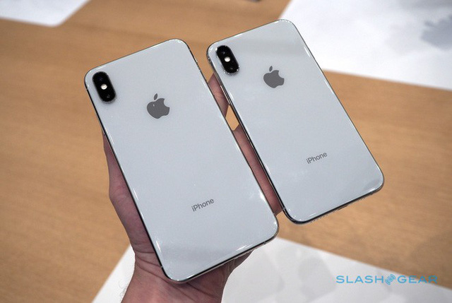 Bất ngờ với 3 phiên bản iPhone X được Apple ra mắt vào năm 2018