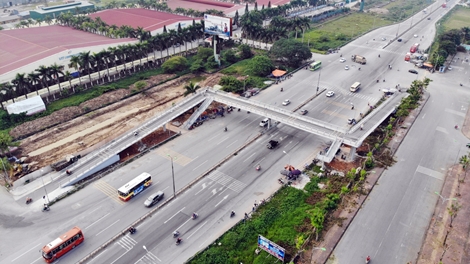 Lạ lẫm cầu vượt chữ Z "2 trong 1" ở Hà Nội