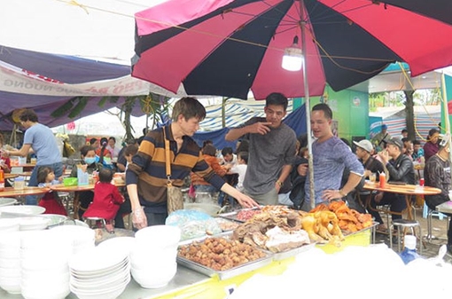 Kiểm soát chặt chất lượng thức ăn đường phố mùa lễ hội