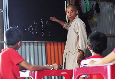 Lớp học đặc biệt giữa lòng hồ Trị An