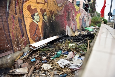 Nhức nhối tình trạng ứng xử thiếu văn hóa với các công trình nghệ thuật công cộng