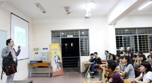 Hệ lụy không nhỏ khi hạ chuẩn "đầu ra" môn tiếng Anh