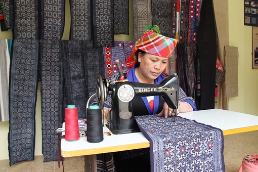 Bảo tồn nghề dệt thổ cẩm của đồng bào Mông ở huyện Mù Cang Chải