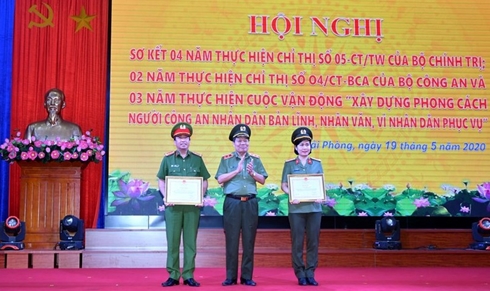 Công an Hải Phòng biểu dương tập thể, cá nhân học tập và làm theo Bác