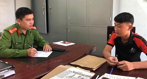 Triệu tập thanh niên dùng chân điều khiển xe máy