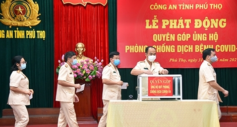 Công an Phú Thọ quyên góp ủng hộ phòng, chống dịch COVID-19