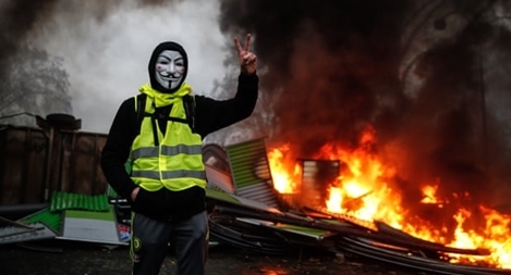 Chính phủ Pháp "đau đầu" với cuộc khủng hoảng lớn nhất thập kỷ