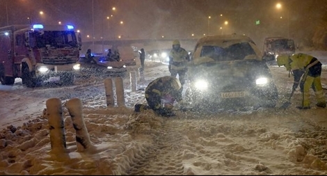 Tây Ban Nha hỗn loạn vì bão tuyết "tồi tệ nhất" trong 50 năm
