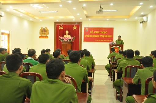 Hơn 400 cán bộ, chiến sỹ tập huấn quân sự, võ thuật CAND