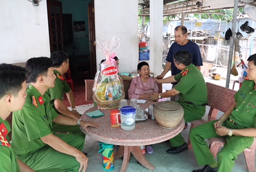 Trường Cao đẳng CSND II tri ân các anh hùng, liệt sỹ