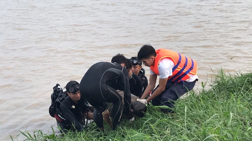 Tìm được thi thể người đàn ông mất tích sông Vàm Cỏ Đông