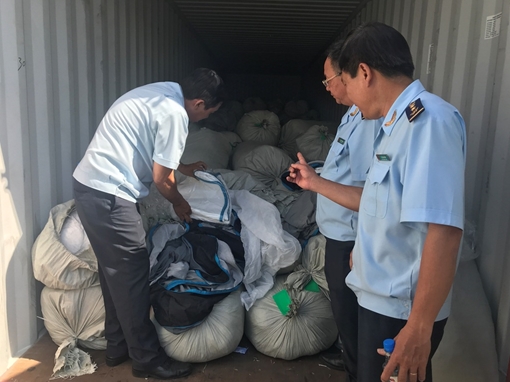 Phát hiện 3 container hàng hóa nhập khẩu giả mạo xuất xứ Việt Nam