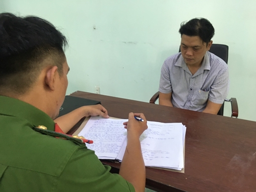 Vờ mua rồi cướp giật vé số của người tàn tật