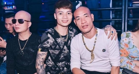 Bắt giang hồ mạng Dũng “trọc” Hà Đông, bố nuôi của Khá "bảnh"