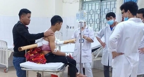 Thông tin mới nhất vụ nam thanh niên bị cây gỗ keo đâm xuyên ngực