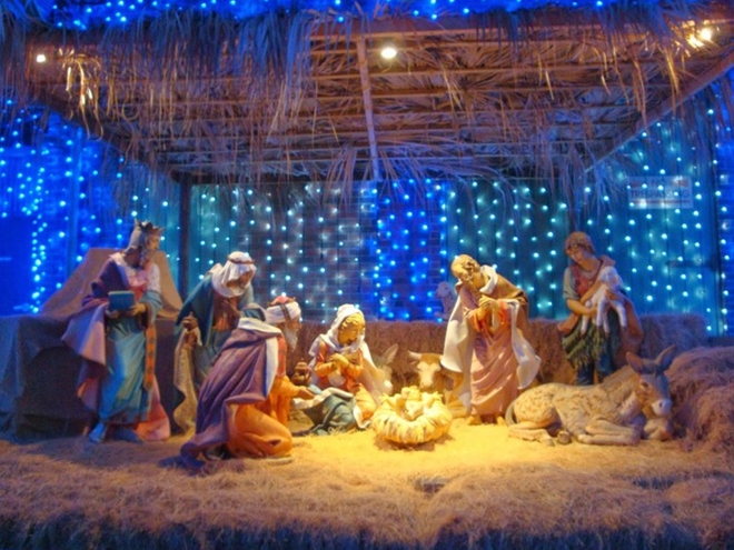 Lễ Giáng Sinh luôn là một ngày hội tuyệt vời để cảm nhận tình yêu thương và sự hiện diện của Chúa. Xem ngay những hình ảnh của lễ giáng sinh để tạo dựng không khí lễ hội cho gia đình bạn.