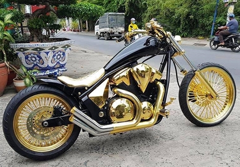 Thú chơi ngông của Phúc XO - người vừa bị Công an “hỏi thăm” 