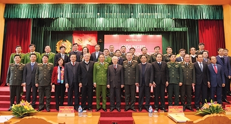  Giữ vững ổn định chính trị, xây dựng xã hội trật tự, kỷ cương, an toàn, lành mạnh
