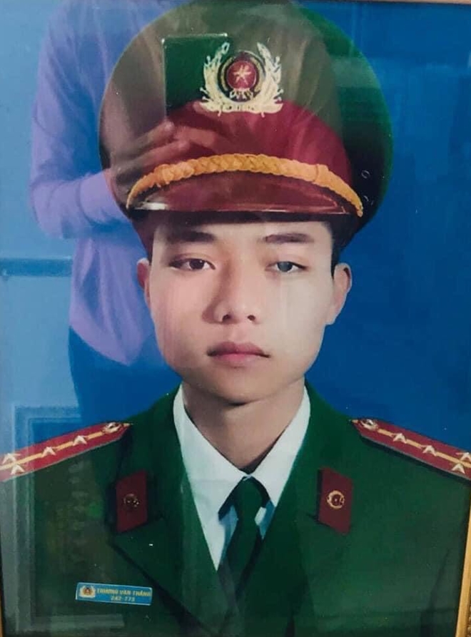 Hãy xem hình ảnh về Đại úy Trương Văn Thắng để hiểu rõ hơn về người hùng của Thành phố Hồ Chí Minh và những thành tựu mà ông đã đạt được trong nghề cảnh sát.