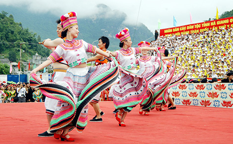 Cần chú trọng bồi dưỡng nền tảng văn hóa