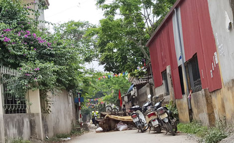 Công an Hà Nội kêu gọi đầu thú trong vụ bắt giữ người trái pháp luật tại thôn Hoành