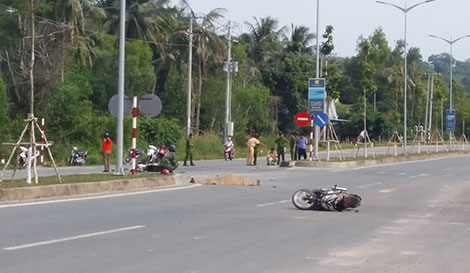 Hai xe máy tông nhau, 2 người tử vong