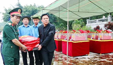 Truy điệu và an táng 23 hài cốt liệt sĩ hy sinh tại Lào