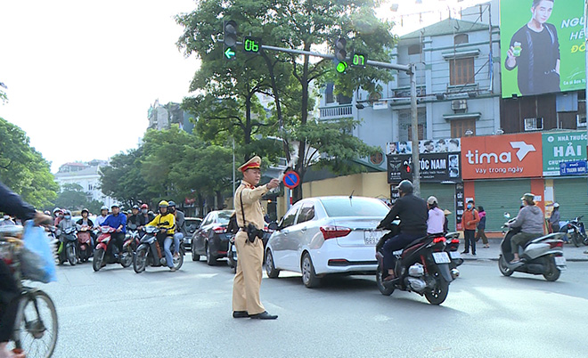 Những nỗ lực của Cảnh sát giao thông Hà Nội đảm bảo an toàn giao thông -  Báo Công an Nhân dân điện tử