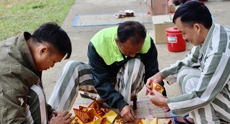 Người quản giáo ở Hồng Ca