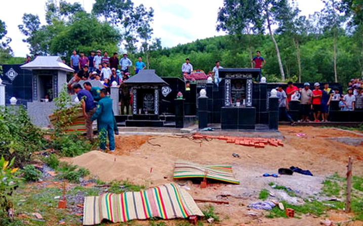 Khởi tố bị can sát hại cha, vợ và con