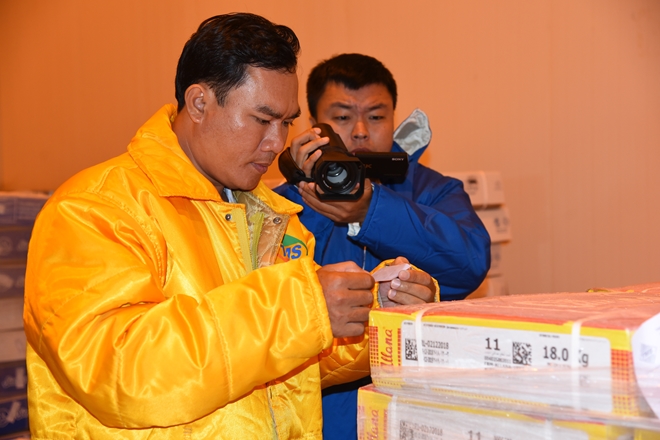 Nguồn thực phẩm Tết vào siêu thị đang được giám sát ra sao?