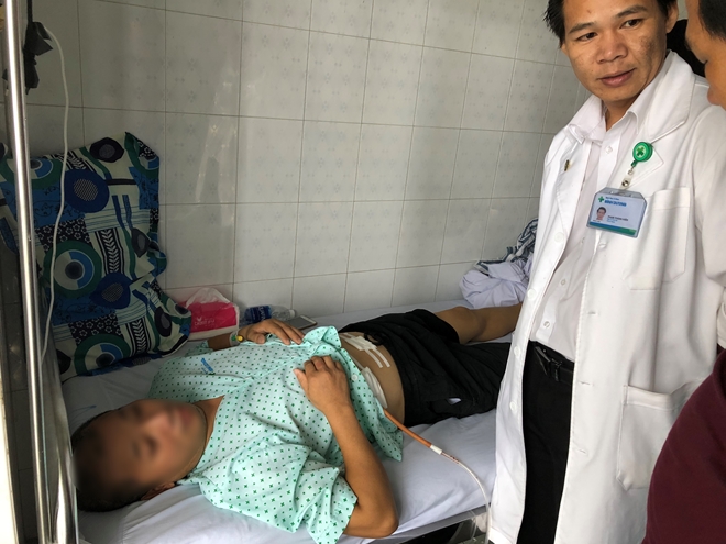 Chữa viêm túi mật phát hiện có 50 viên sỏi bên trong