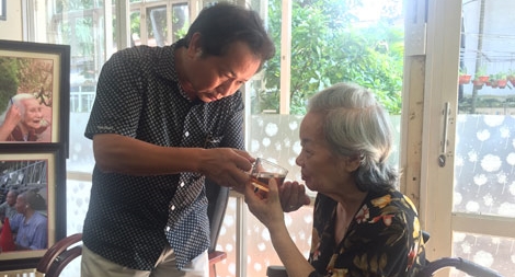 Vui buồn nghệ sĩ trong Trung tâm dưỡng lão