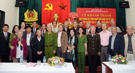 Khánh thành Biểu tượng Đài tưởng niệm anh hùng liệt sĩ CAND