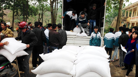 Hoàn tất hỗ trợ gạo cho nhân dân 12 tỉnh ăn Tết