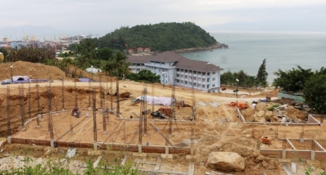 Tháo dỡ 40 móng biệt thự xây dựng trái phép trên bán đảo Sơn Trà