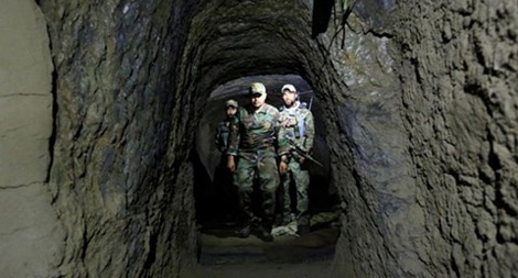 Hé lộ những bức ảnh chụp nơi trúng siêu bom Mỹ ở Afghanistan