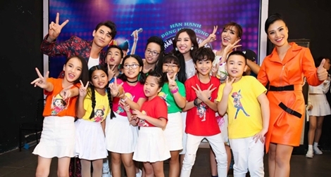Văn Mai Hương tươi tắn, xinh đẹp trên ghế nóng “Vietnam Idol Kids”