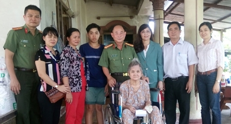 Thăm những cán bộ đã góp phần làm nên tên tuổi “An ninh T4”