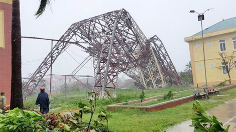 Hãy chung tay giúp đỡ người dân miền Trung khắc phục hậu quả cơn bão số 10