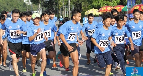 10 nghìn người chạy việt dã “Chào năm mới” 