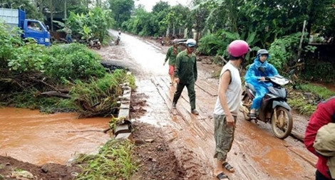 Tìm thấy thi thể người đàn ông bị lũ cuốn trôi 1,5 km