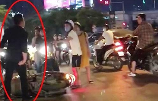 Triệu tập nam thanh niên đi xe SH hành hung phụ nữ mang thai 8 tháng 