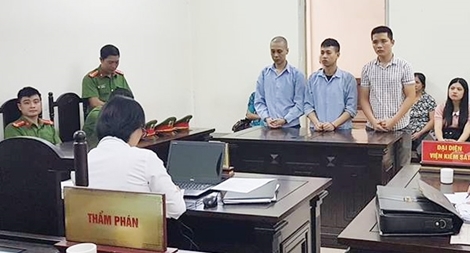 Đánh người tử vong sau khi "tạt đầu xe"