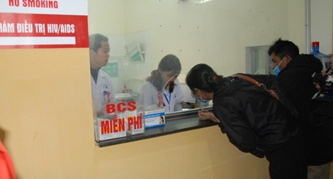 Ghép tế bào gốc chữa HIV: Ứng dụng ở Việt Nam còn nhiều khó khăn