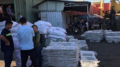Phát hiện vụ nhập khẩu 5 container hàng Trung Quốc không nhãn mác