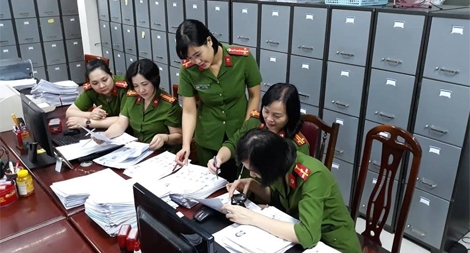 Những cán bộ tàng thư căn cước công dân tận tụy và sáng tạo